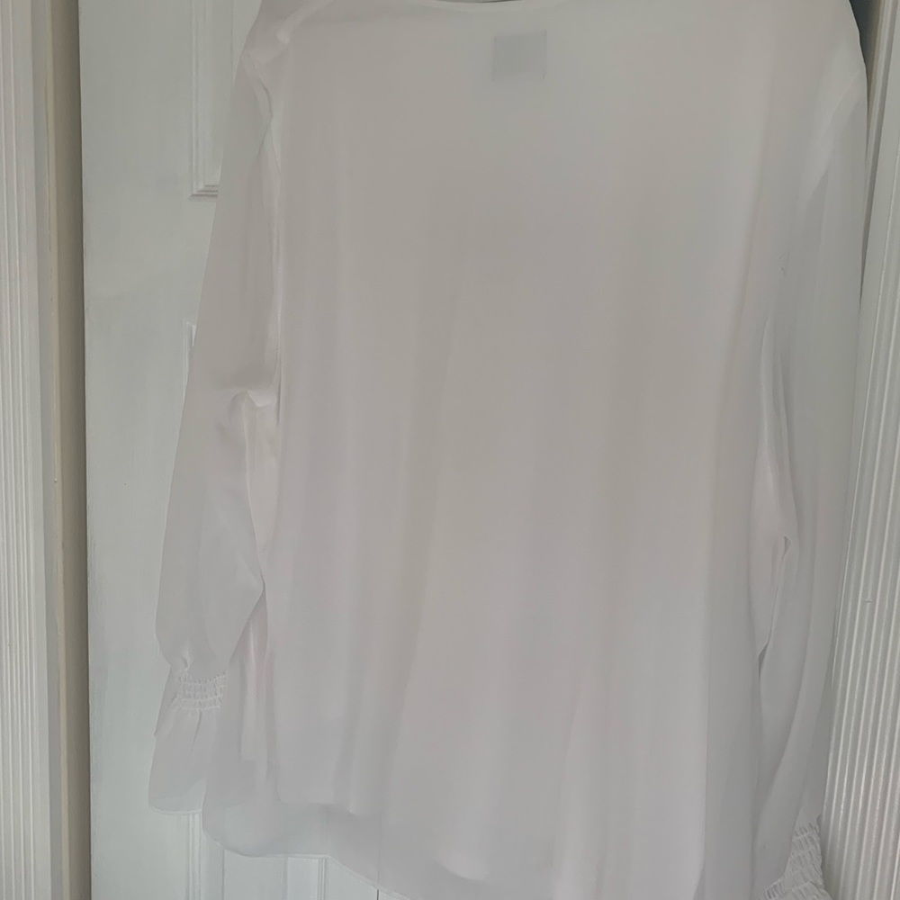 Ladies blouse - Picture 2 of 4